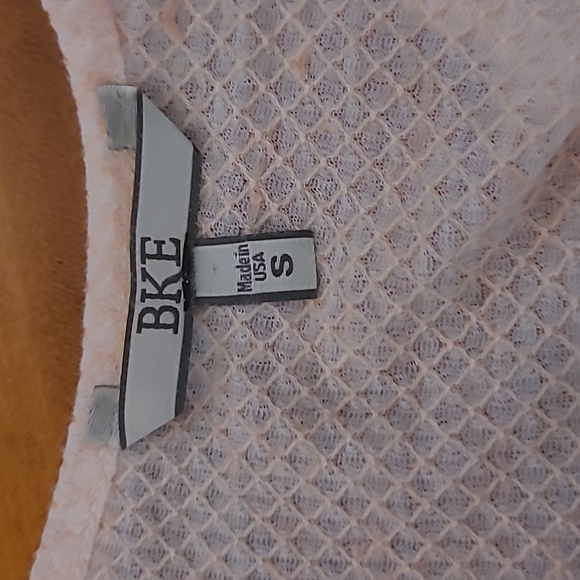 BKE peachy/rose gold tank top Made in the USA - Picture 4 of 7